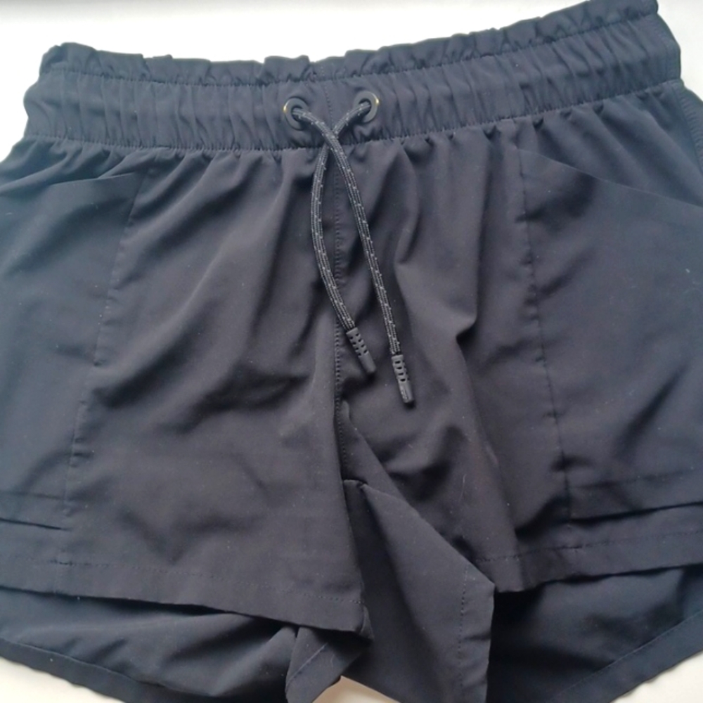 Black athleta girl shorts